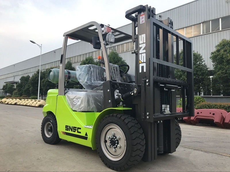 LPG Gas Lift Truck 3 Ton Forklift with Nissan Engine