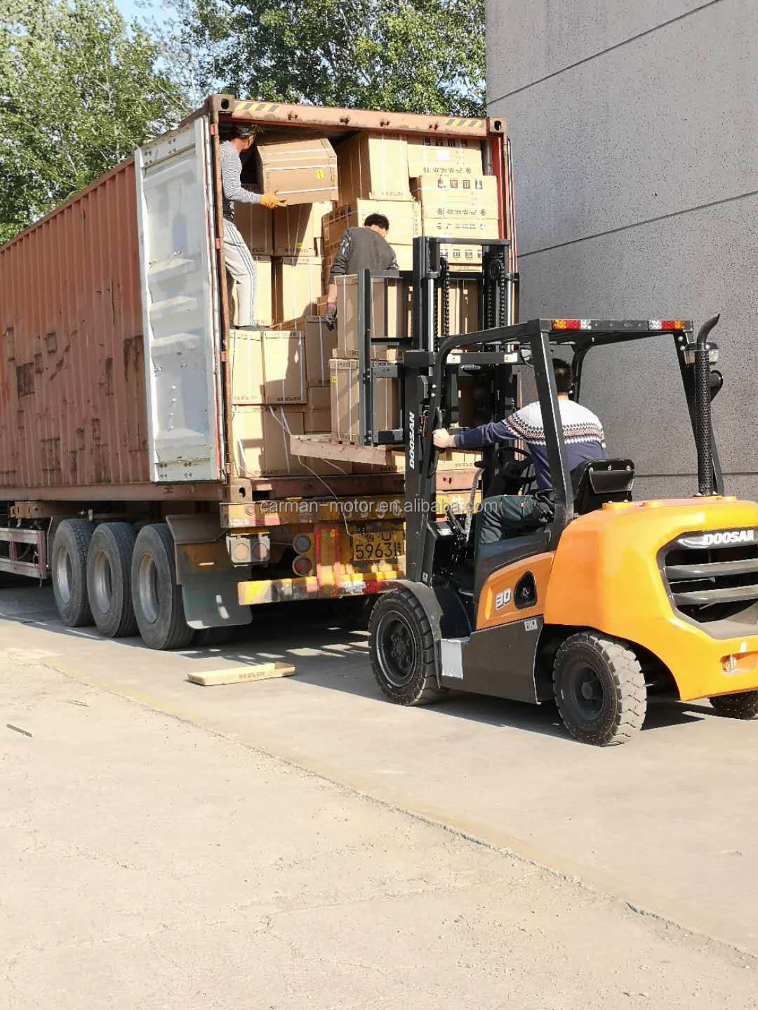 SINOTRUK Howo 8*4 Truck Axle Front Bracket Right Spring Bracket with ISO9001 Certification