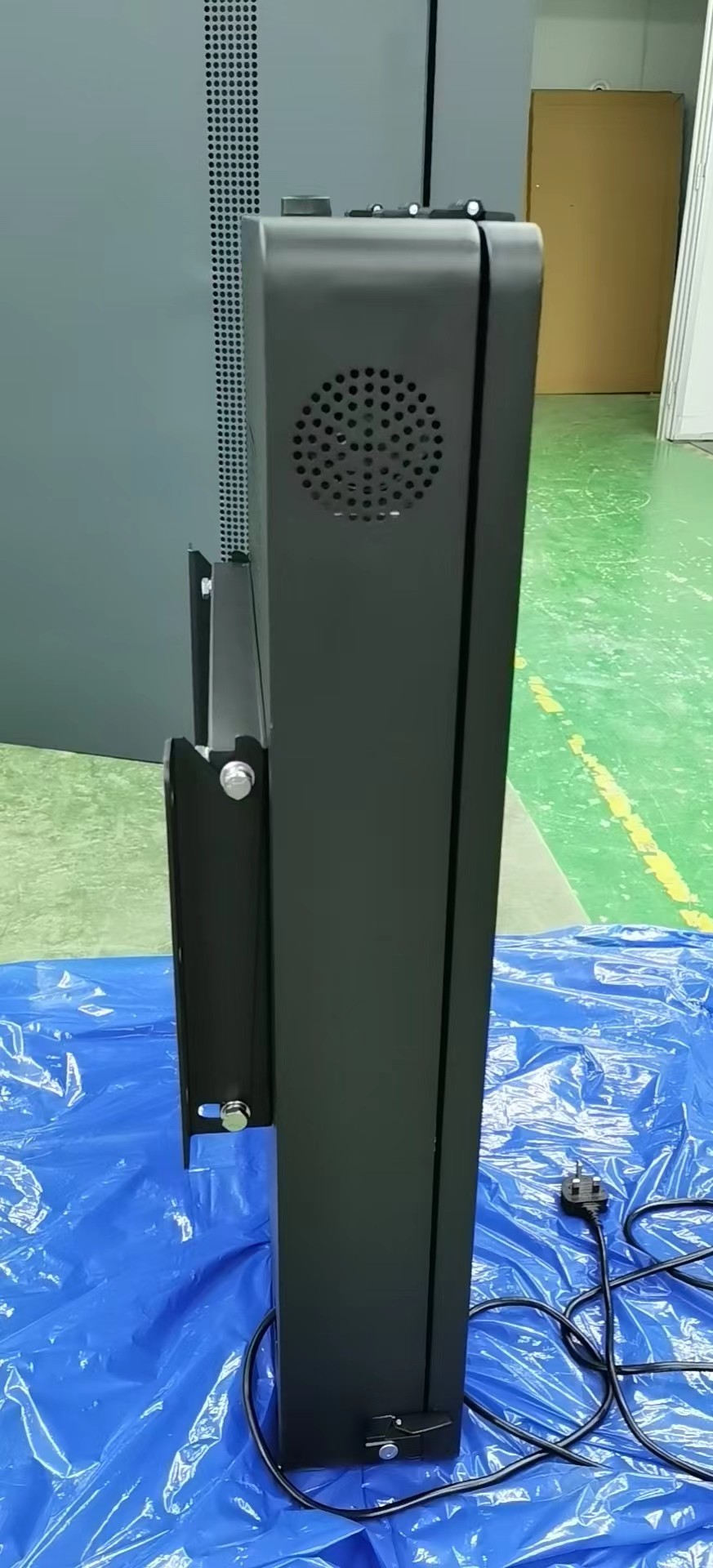 75 Inch Waterproof Lcd Digital Signage Outdoor Wall Mounted