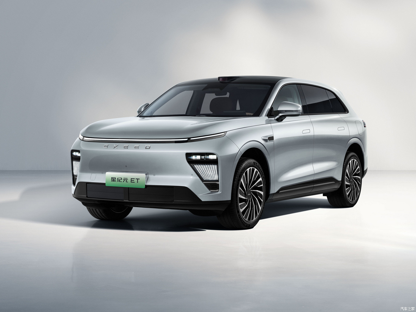 EXEED ET Chery Electric Car For Urban Commuting And Long Distance Travel