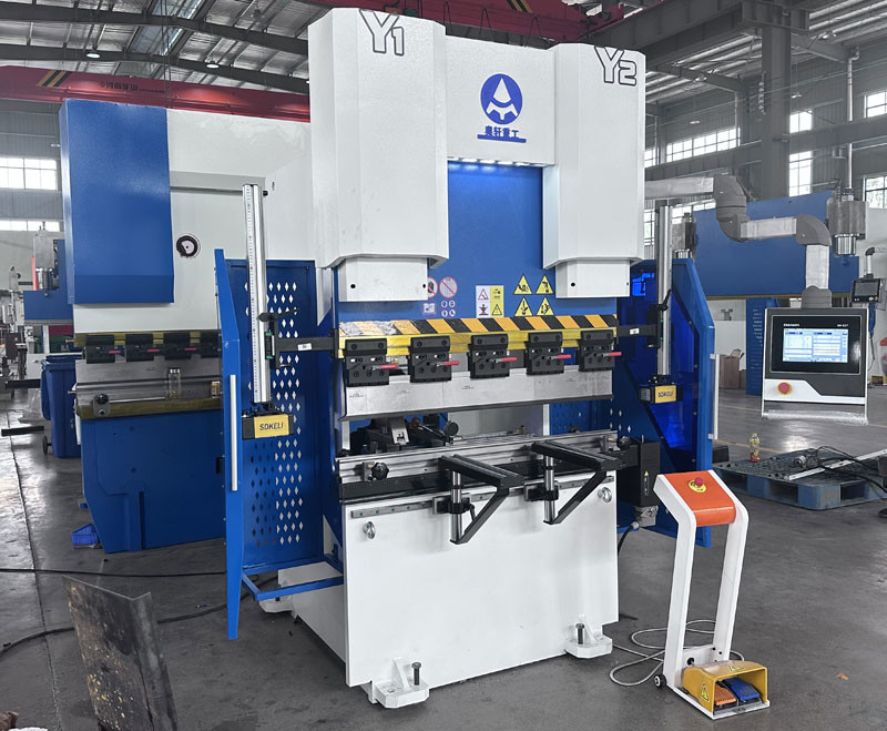 Mini Elctric Hydraulic Press Bending Machine 40T Delem DA53T Controller Press Brake 1600MM