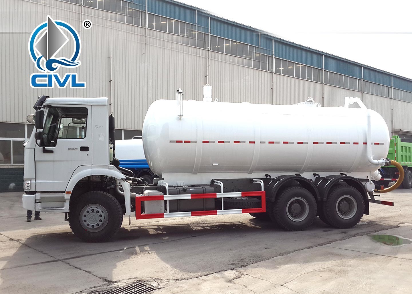 Sinotruk Howo7 Transporting Sewage Tank Cleaning Truck / Septic Pumping Truck 17CBM LHD 336HP