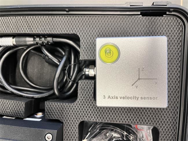 Portable Vibration Monitoring Equipment 8.4V / 2A For Construction