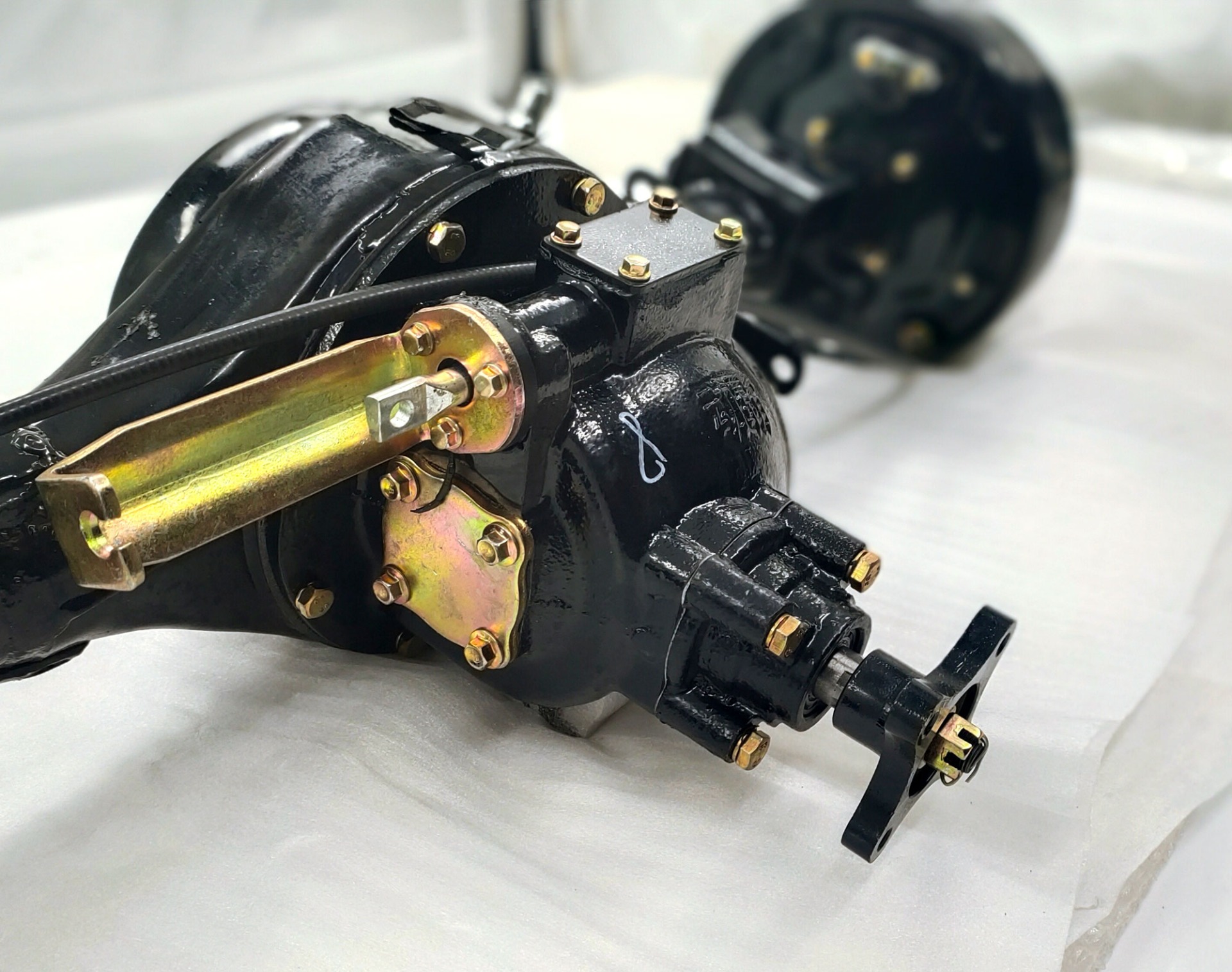 Directly from DAYANG 's in 220 Drum Oil Brake Rear Axle for Tricycle Spare Parts