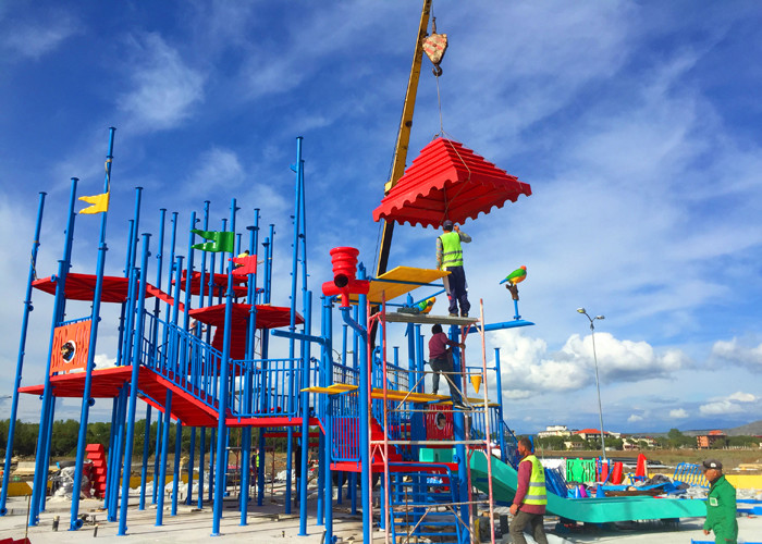Holiday Resorts Water Playground Equipment Hot Dip Galvanizing Steel Structure