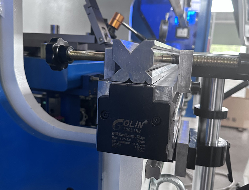 Delem DA53T Press Bending Machine 40T Mini CNC Press Brakes 1200mm 4+1 Axis