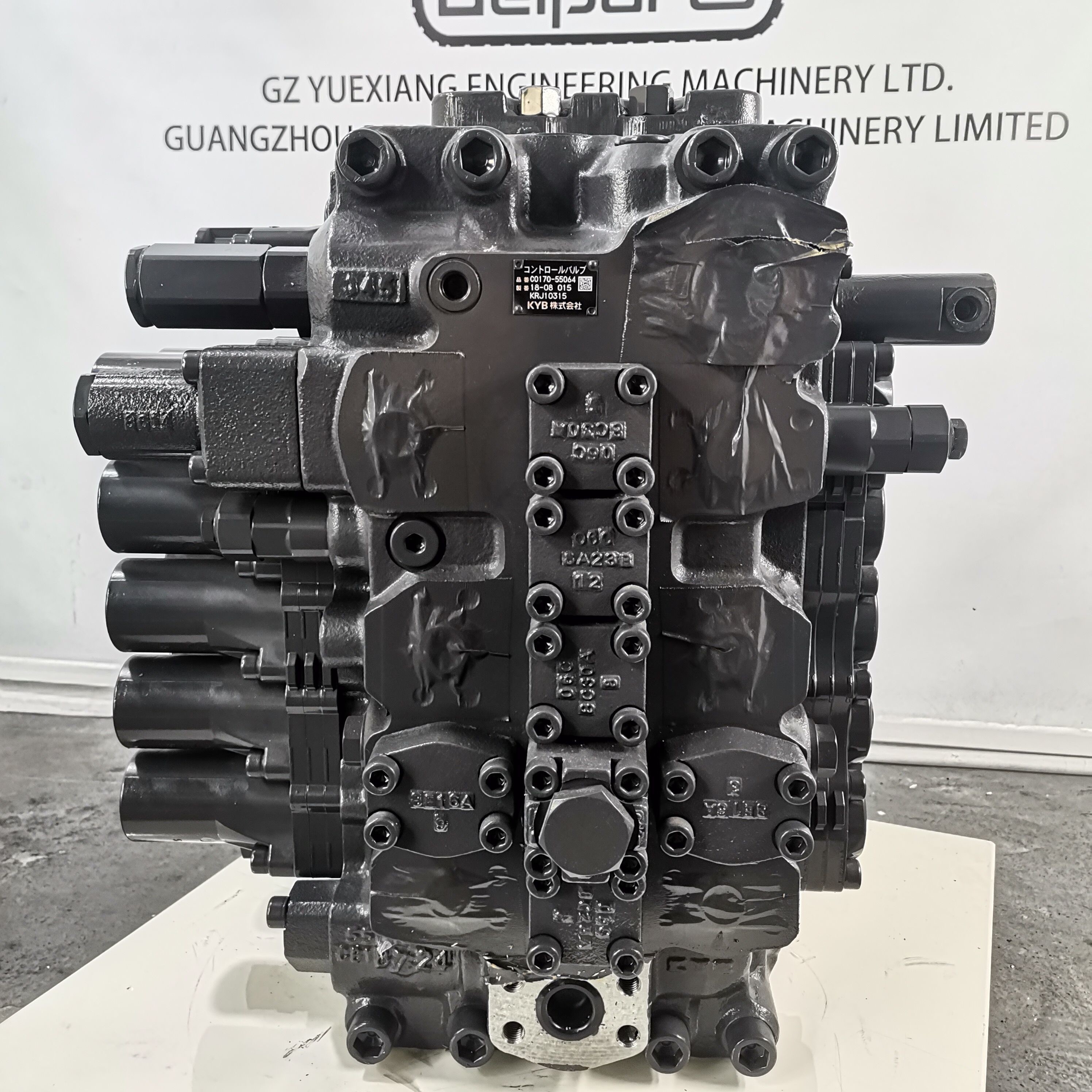 SH200A5 CX210B Excavator Hydraulic Control Valve For Sumtiomo KRJ10315 Main Control Valve