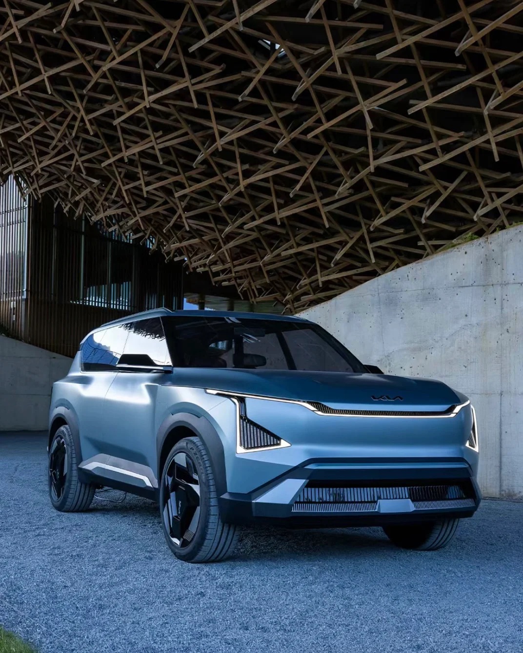 2023 KIA EV5 Left Hand Drive 5 Seat Luxury SUV Electric Car with 700km Long Range and Fast 27min Charging Time