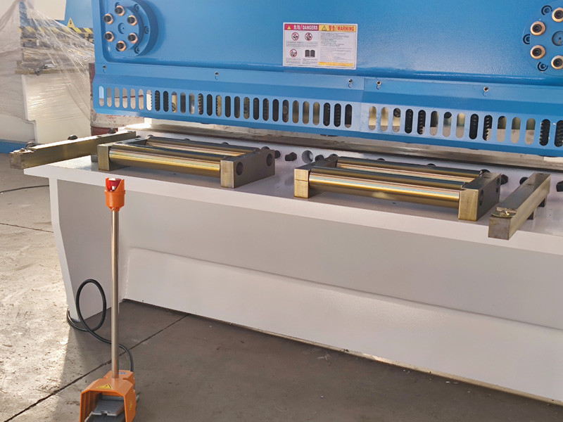E21S Hydraulic Guillotine Shearing Machine 16X1600mm