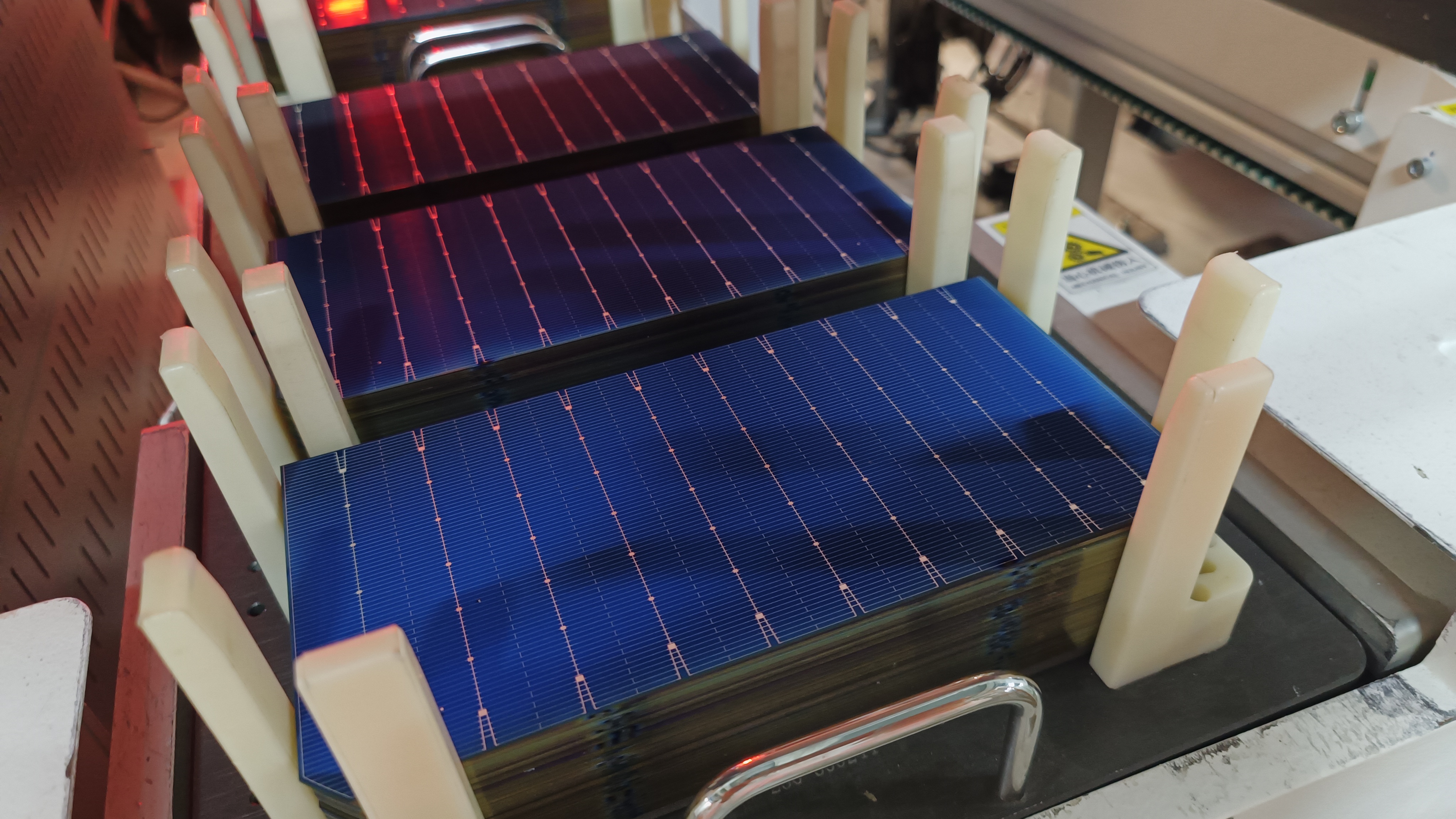 21.5% Mono Silicon Cells Full Black Shingled Solar Panels for Home Solar Power System