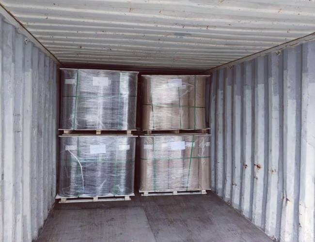 Rust Resistant Galvanized Surface Welded Wire Fencing Rolls 1.5mm Diameter