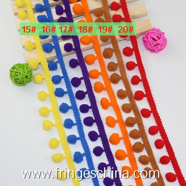 Machine producing OEM wholesale beautiful fabric drapery trimmings beaded pom