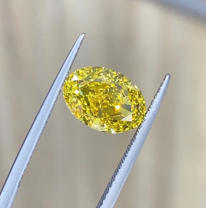 HPHT Loose Lab Yellow Synthetic Diamond Oval Modified 3ct Fancy Vivid