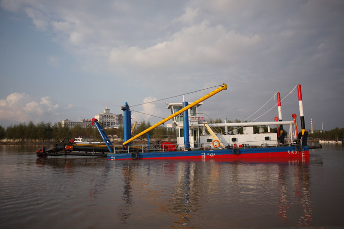 YSCSD250 Model Diesel sand suction dredger Main Engine Power Is 426kw Very Practical