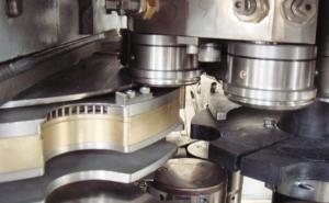 Quality Aluminum energy drinks, beer Pop Can automatic rotary Filling Machine 1,500BPH (330ml) wholesale