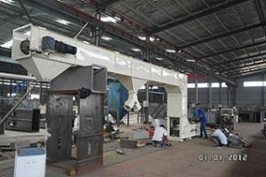 China Vertical Universal Industries Bucket Elevator Multipoint Feeding Hoister on sale