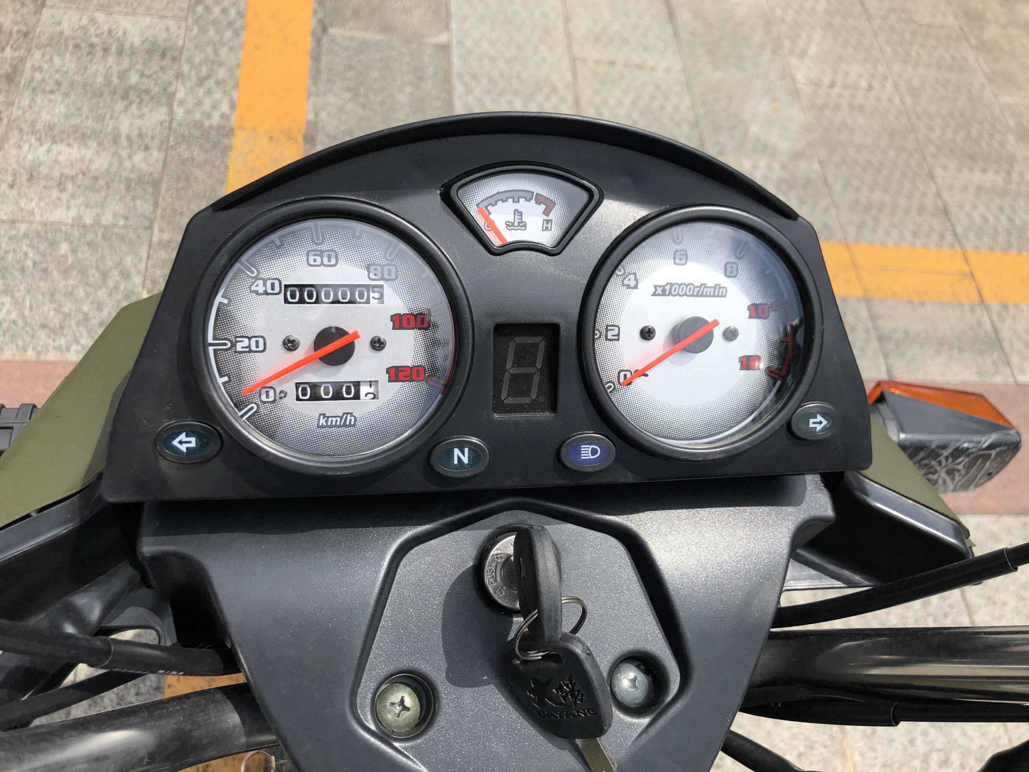200cc Engine 3wheels Motorcycle Tricycle Body Clearance Customized Power Wheels Weight