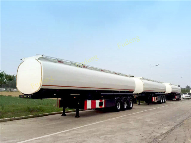 3 Axles Petrol Fuel Tanker Semi Trailer For Crude Oil Transportation