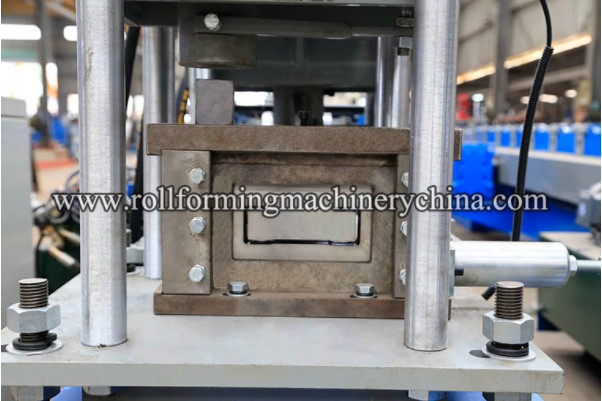 H400 Body Frame Thickness 1.2mm 2.0mm C Purlin Forming Machine