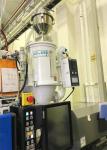 Non Hygroscopic PE Plastic Hopper Dryer 380V / 50HZ For Granules Resin Drying