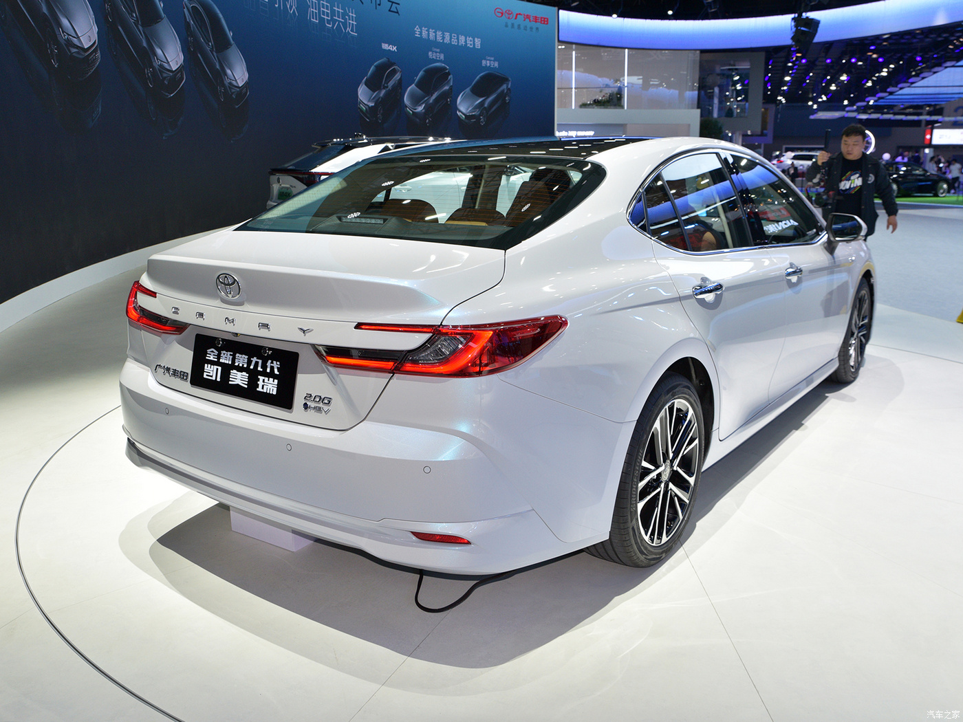 Model Faw Toyotas Camrys Total motor power KW 100-150kW Wheelbase 2500-3000mm Chinese Energy Vehicles Energy Smart Car