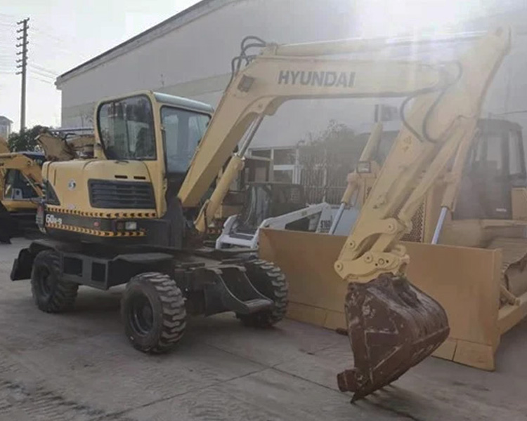 6Ton Used Hyundai R60W Wheel Excavator Yanmar Engine