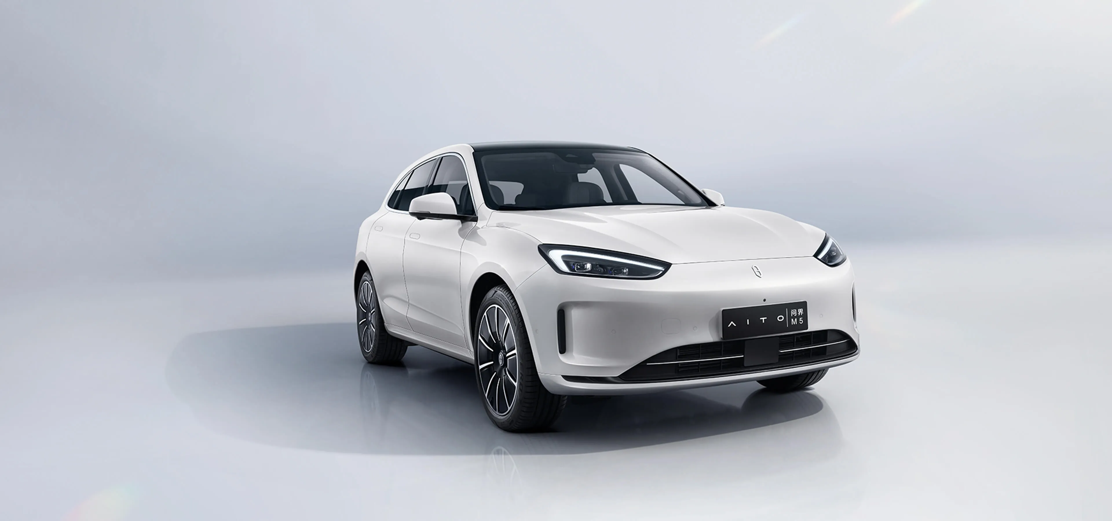 Good Energy City Electric Car Huawei Aito M5 4WD Suv Automotive Plug In Hybrid Fuel Electro Car with 0.75h Fast Charging