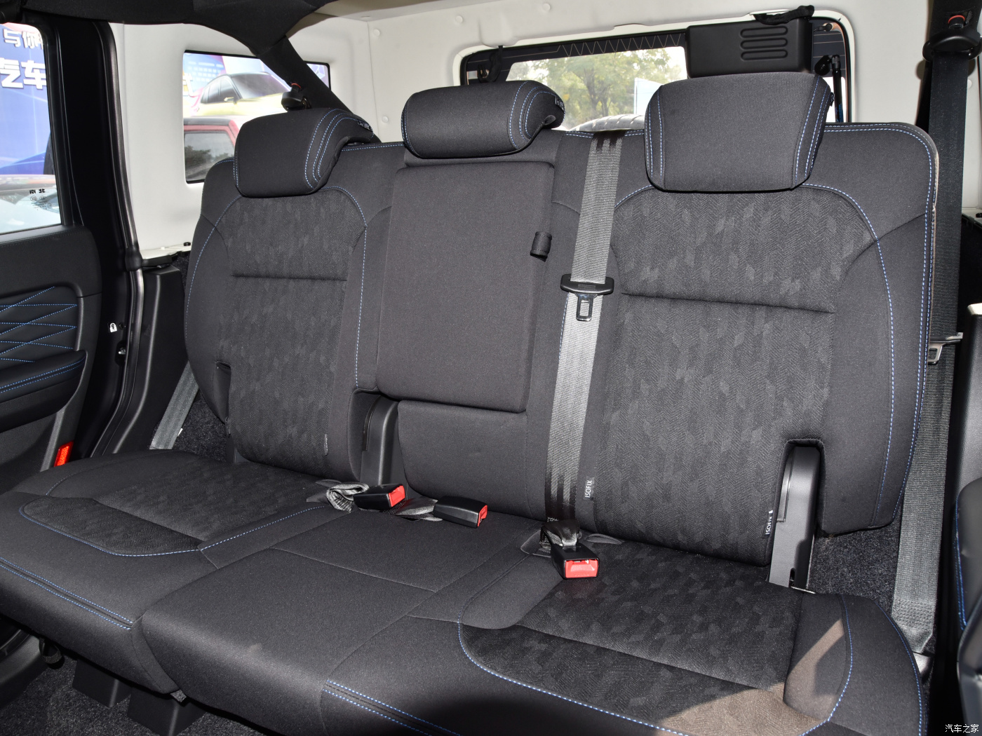 Bj40 Large SUV 2.0T 163ps 120kw 380nm Fuel Petrol Car 8at Beijing Automatic LED Electric Leather Multi-function Left