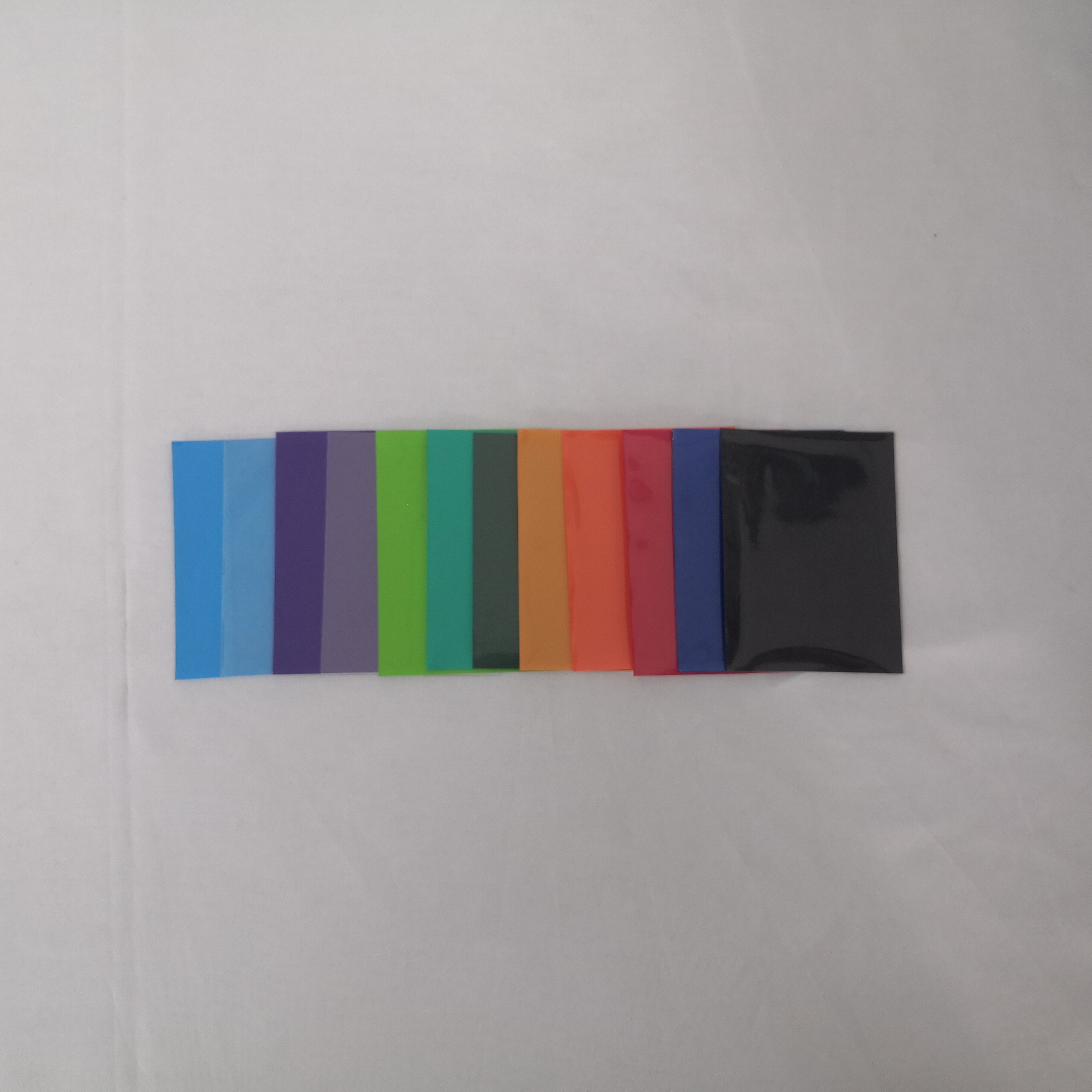Customized Trading Game Card Sleeves Clear Hard Plastic Card Sleeves Protector