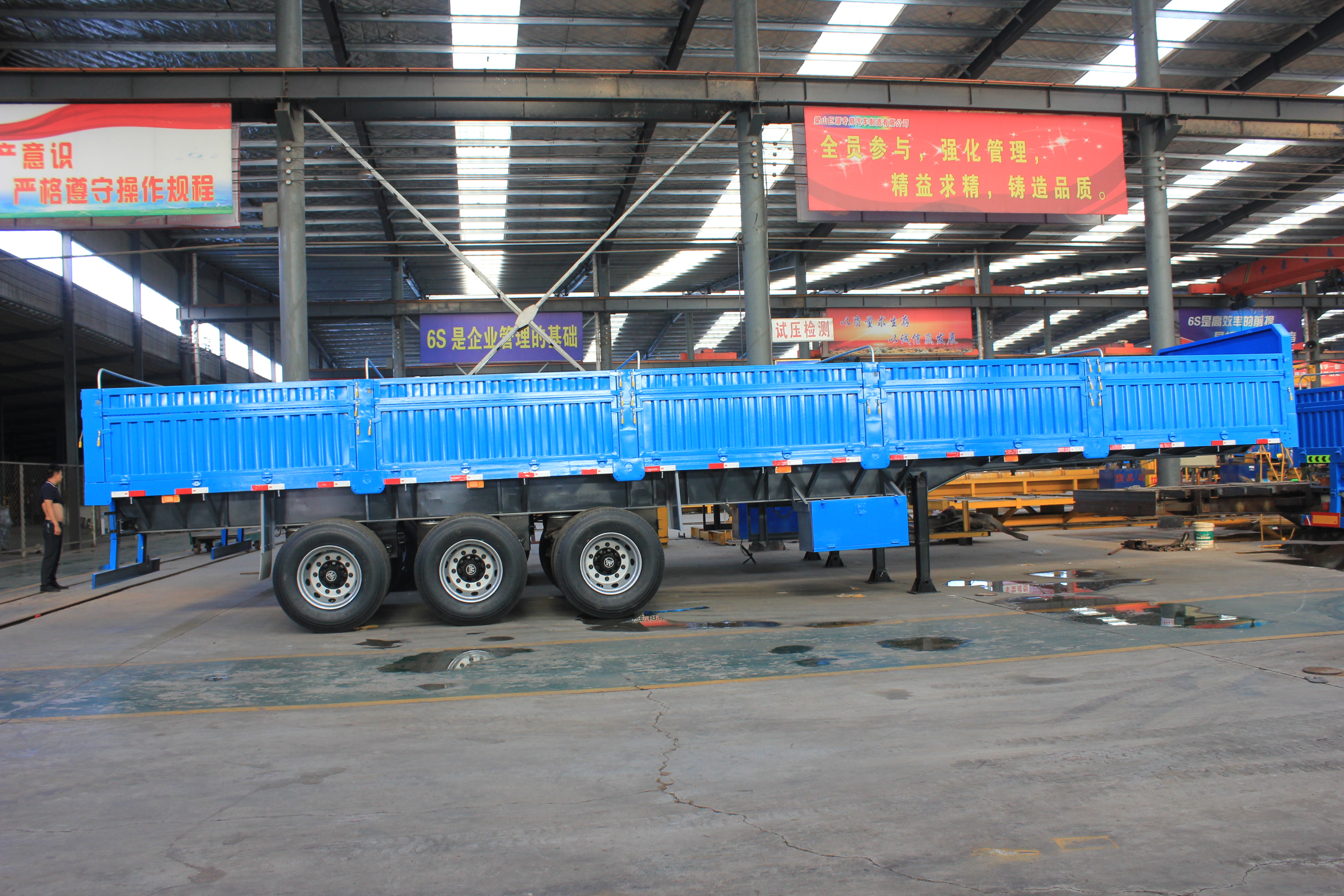 40 60 Tons Side Wall Fence Cargo Semi Truck Trailer with 4 Axles and Multifunctional