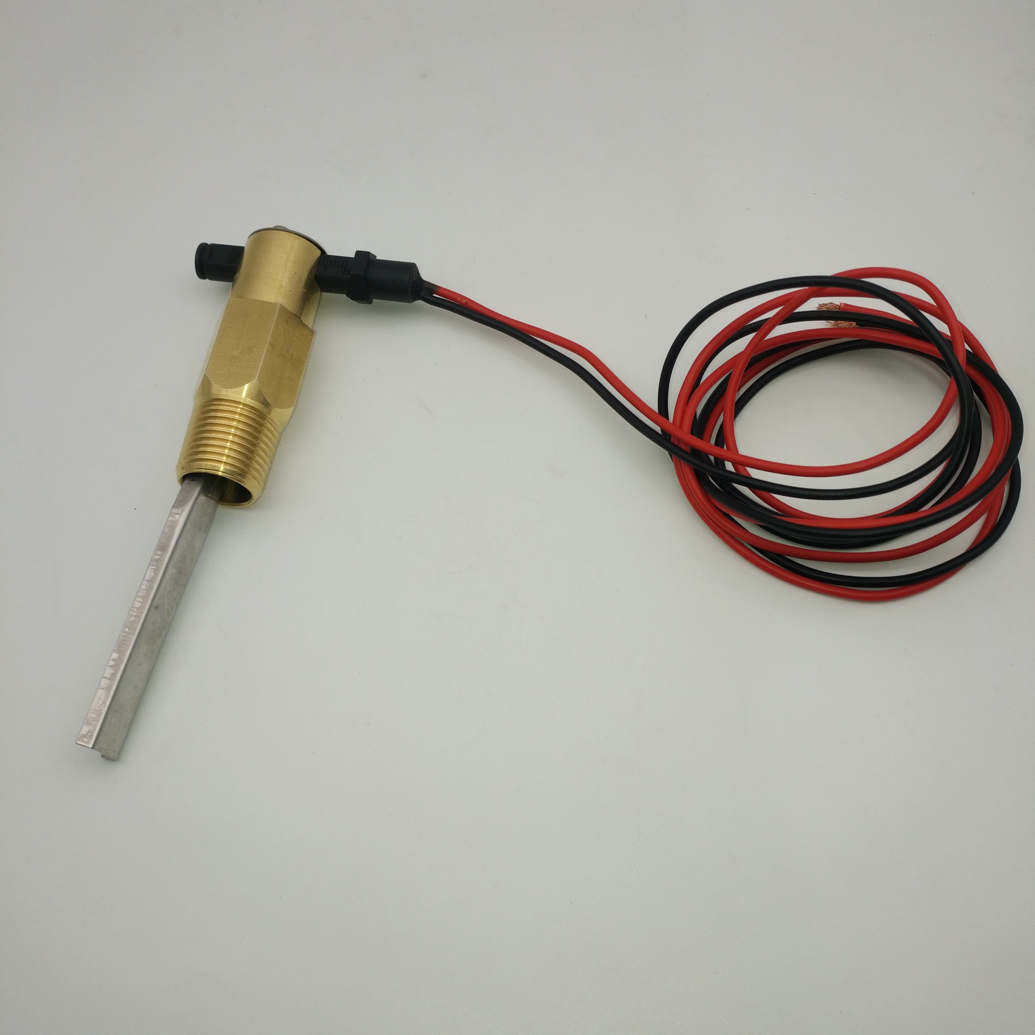 Precision Media Type Liquid Brass Flow Sensor Switch for Industrial Applications