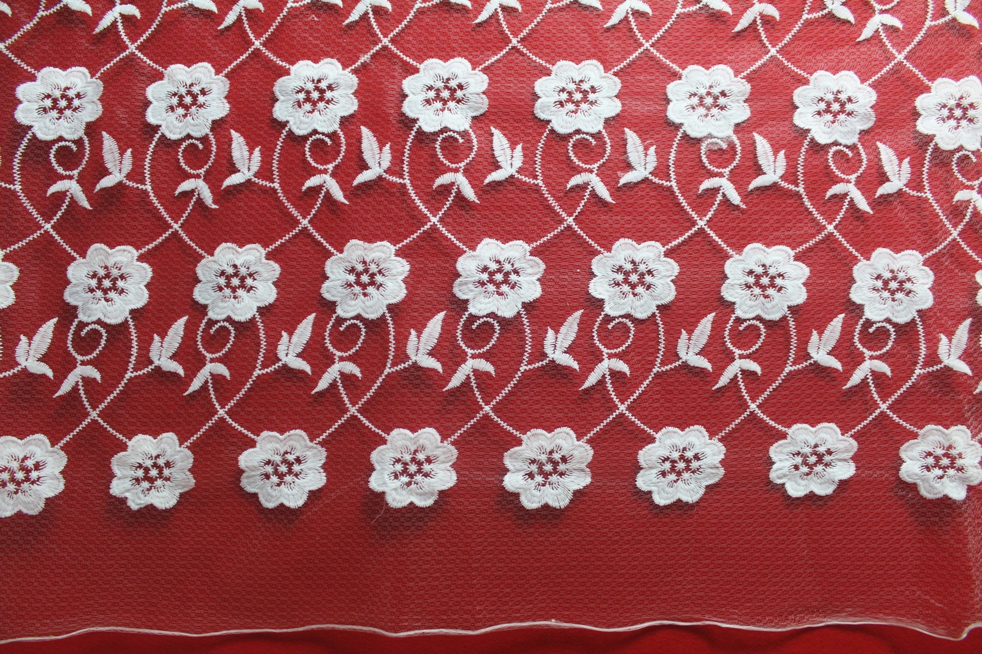 Diamond Mesh based Crown Style Embroidery Lace Fabric Crown for Women's Clothes