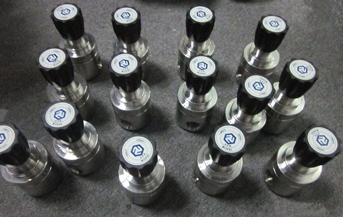 high flow Ss single stage argon gas regulator with two gauges