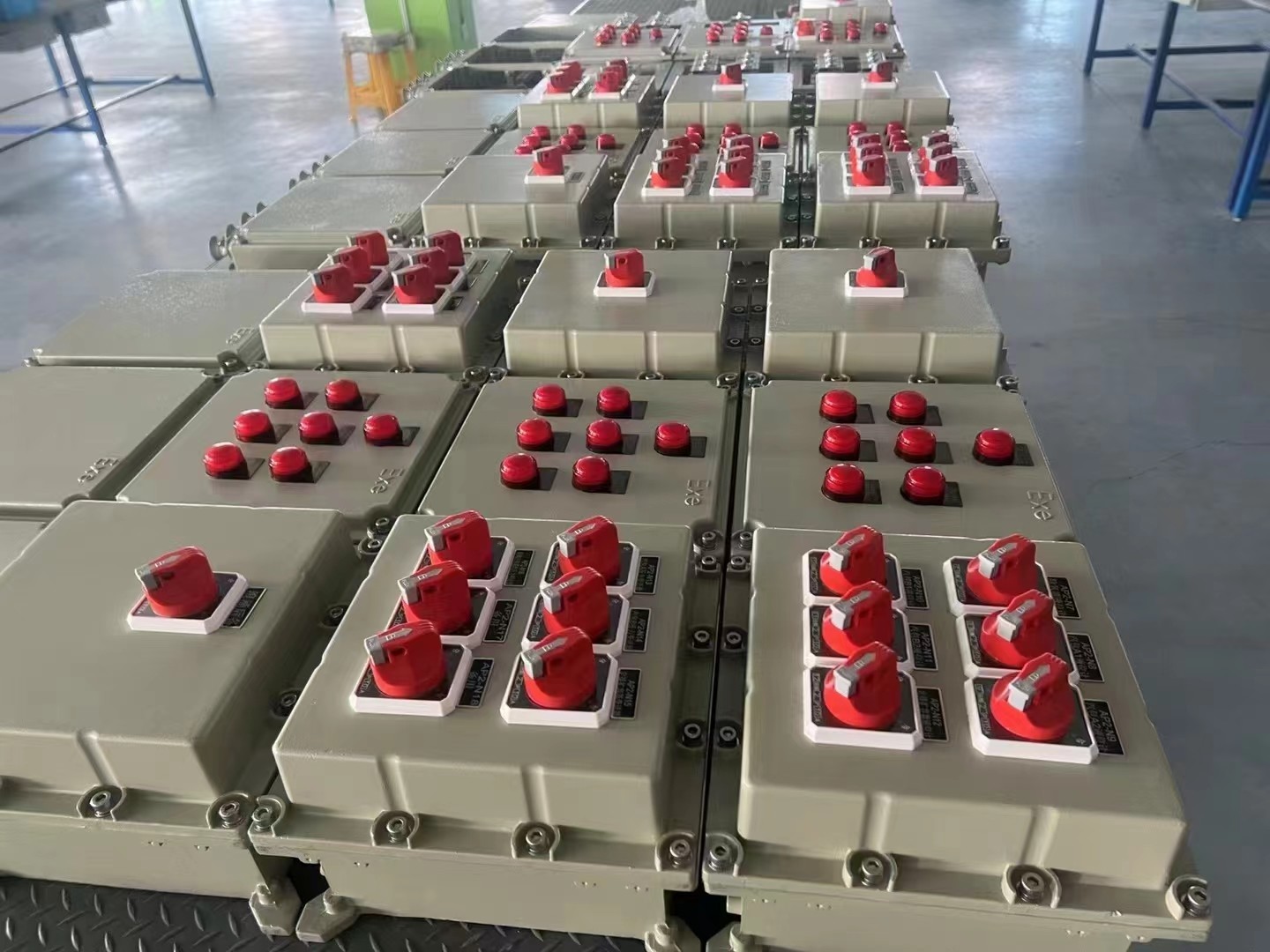 Aluminum Alloy Ex D E IIC Explosion Proof IP66 Control Panel 225A Explosion Proof Box For Industry