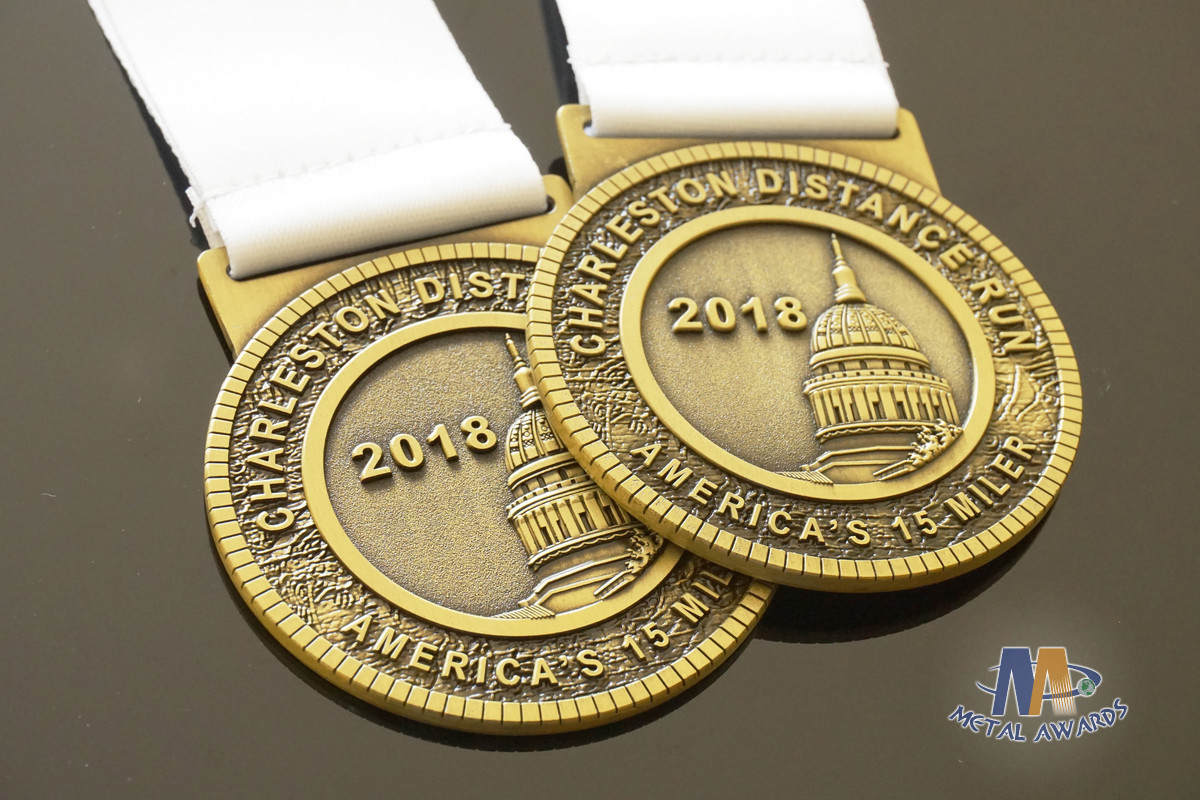 Distance Run Custom Made Kids Metal Marathon Medals , Despoke Gold Medallions