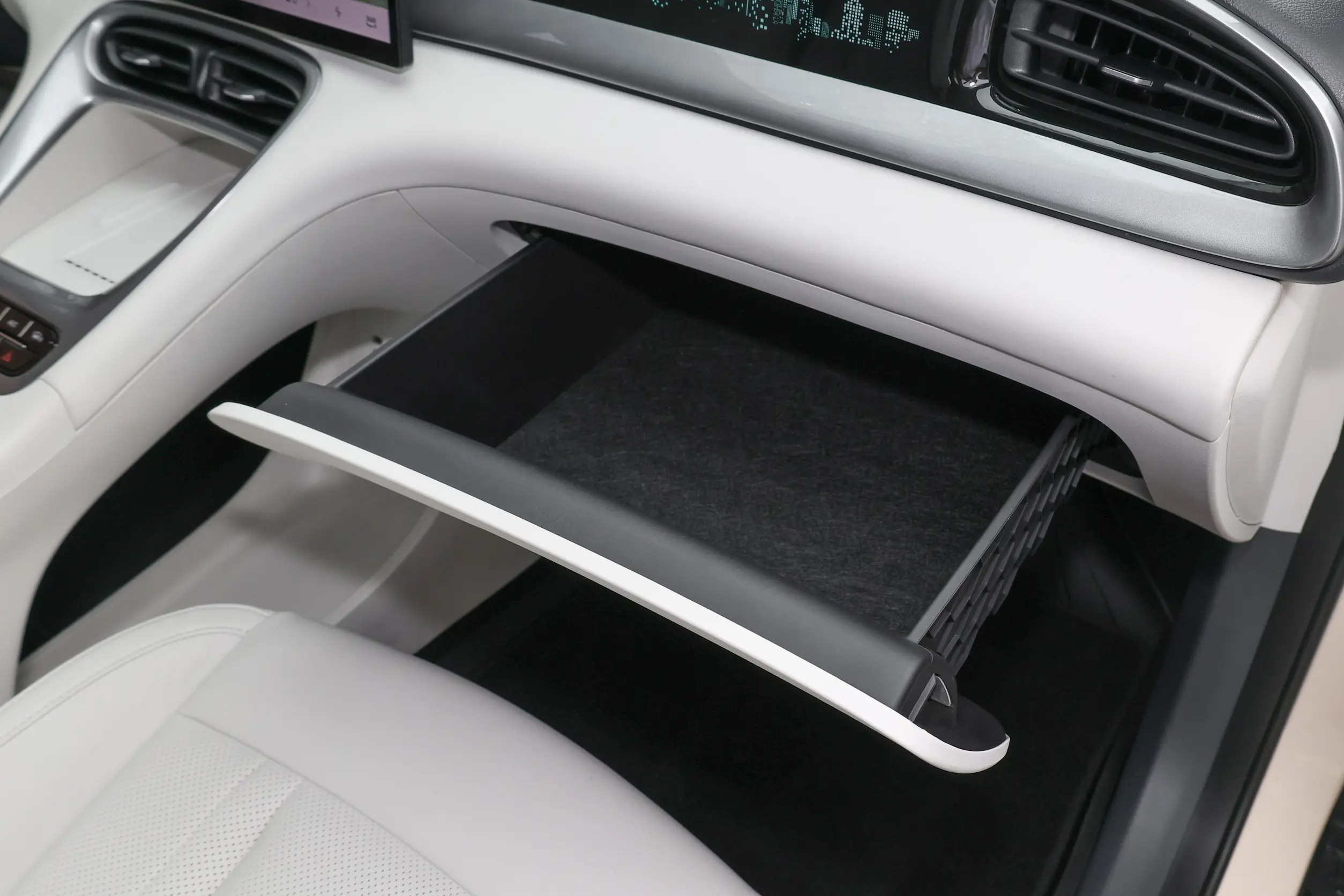 s 2024 Geely Galaxy Xingyuan Mini SUV The Best Choice for Affordable Luxury Electric Energy Vehicle Solutions