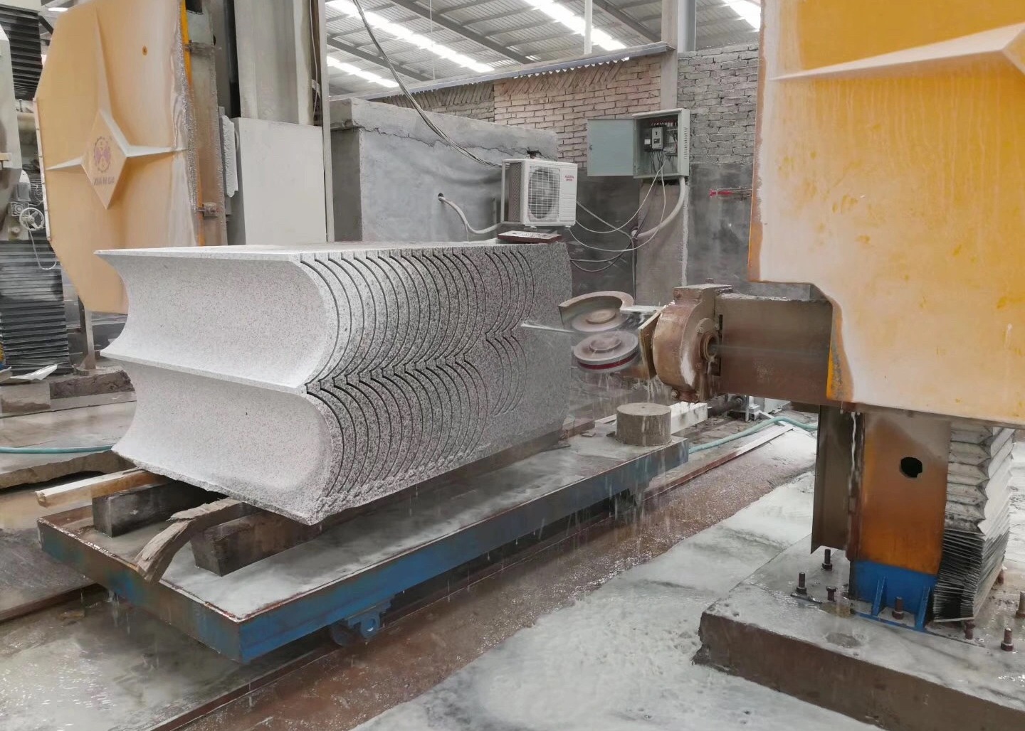 CNC Diamond Wire Saw Machine For Profiling High Accurate