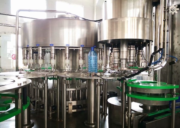 13000BPH PLC Linear Mineral Water Filling Equipment SUS304 ISO