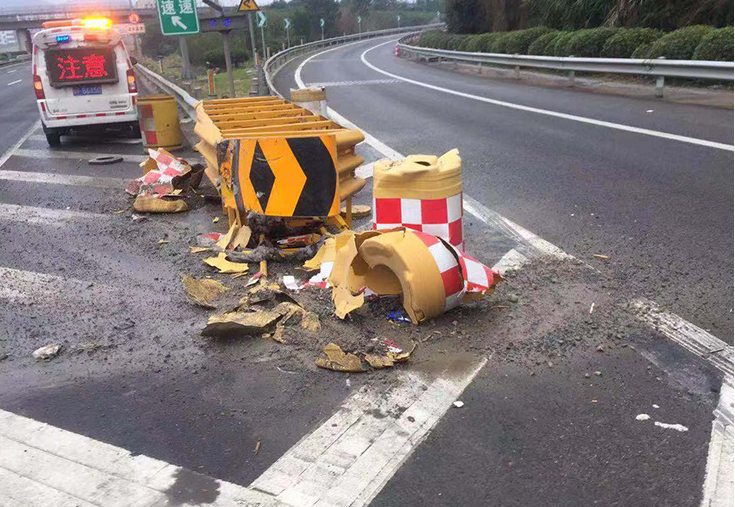 Roadway Safety Barrier Galvanized And Powder Coated Guardrails For Highways