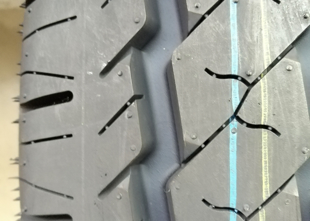 205/70R15LT Size Light Truck Tires Semi Steel Radial Tire Compact Structure