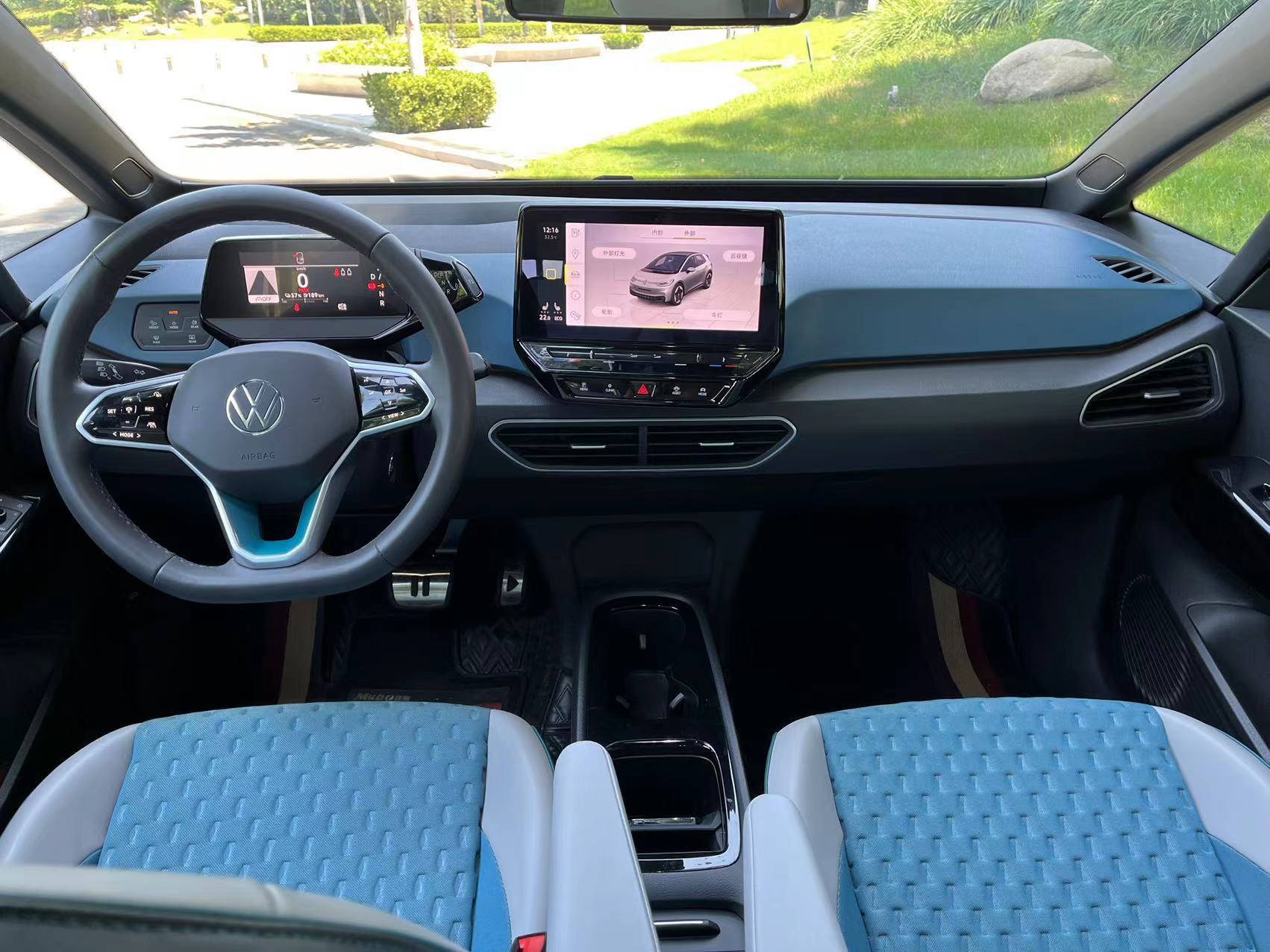Electric Motor 2024 VW ID3 Pure Electric Car with 170 Horsepower and 5-Door 5-Seat Hatchback Body Structure Direct