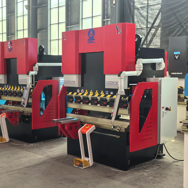 Automatic Hydraulic CNC Bending Machine Hydraulic CNC Press Brake 5 Axis For Precise Metal Sheet Steel Plate