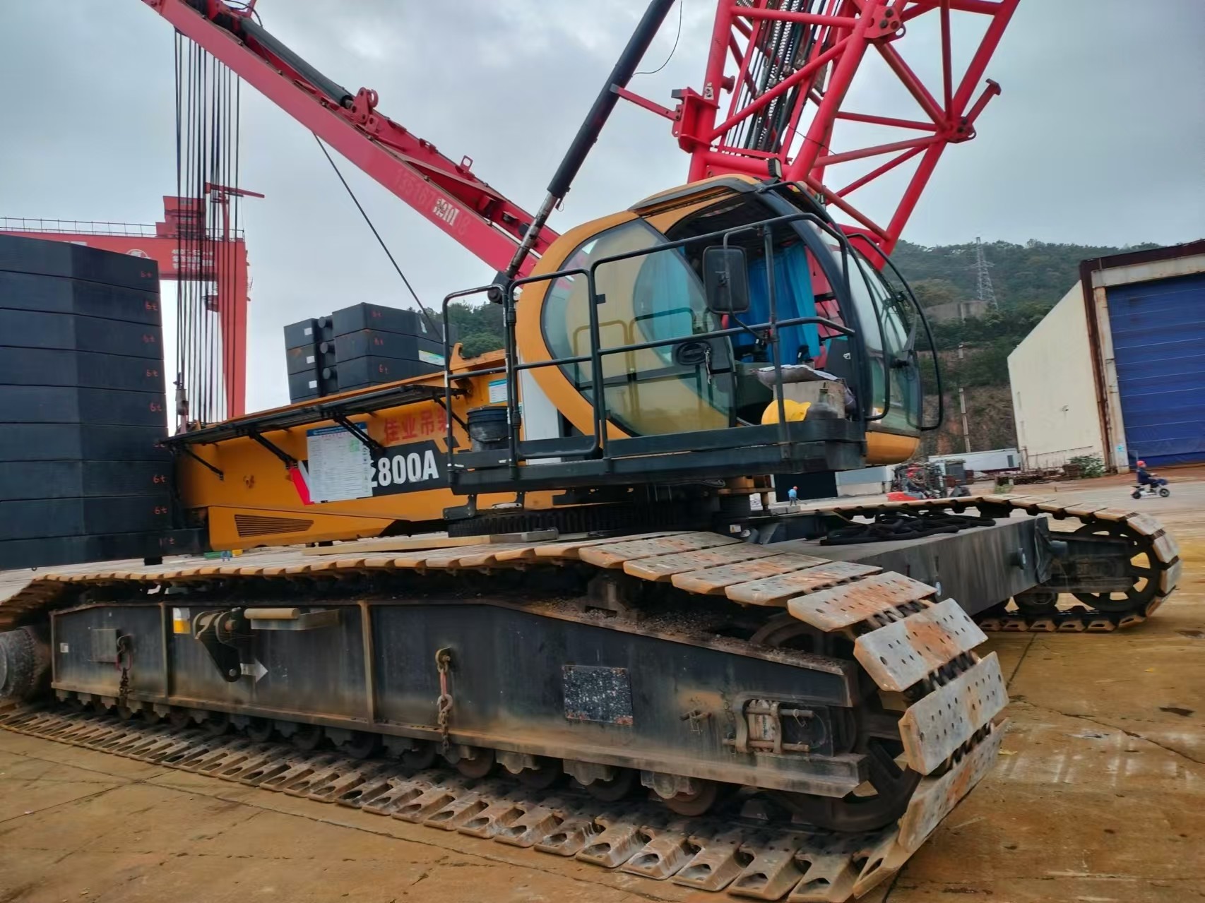 Second Hand 280 Ton Used 2019 Crawler Crane SCC2800A with Folding and Low Energy Requirements