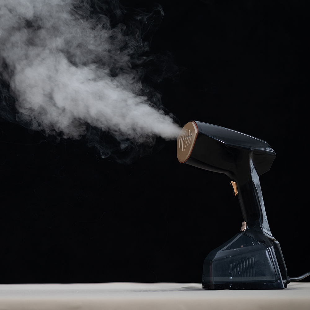 Affordable 15-40G/MIN Steam Flow Garment Steamer for Clothes Household Essential
