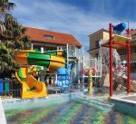 Fiberglass Water Splash Pad 5m Height Water Park Bucket Dump Cluster For Spray