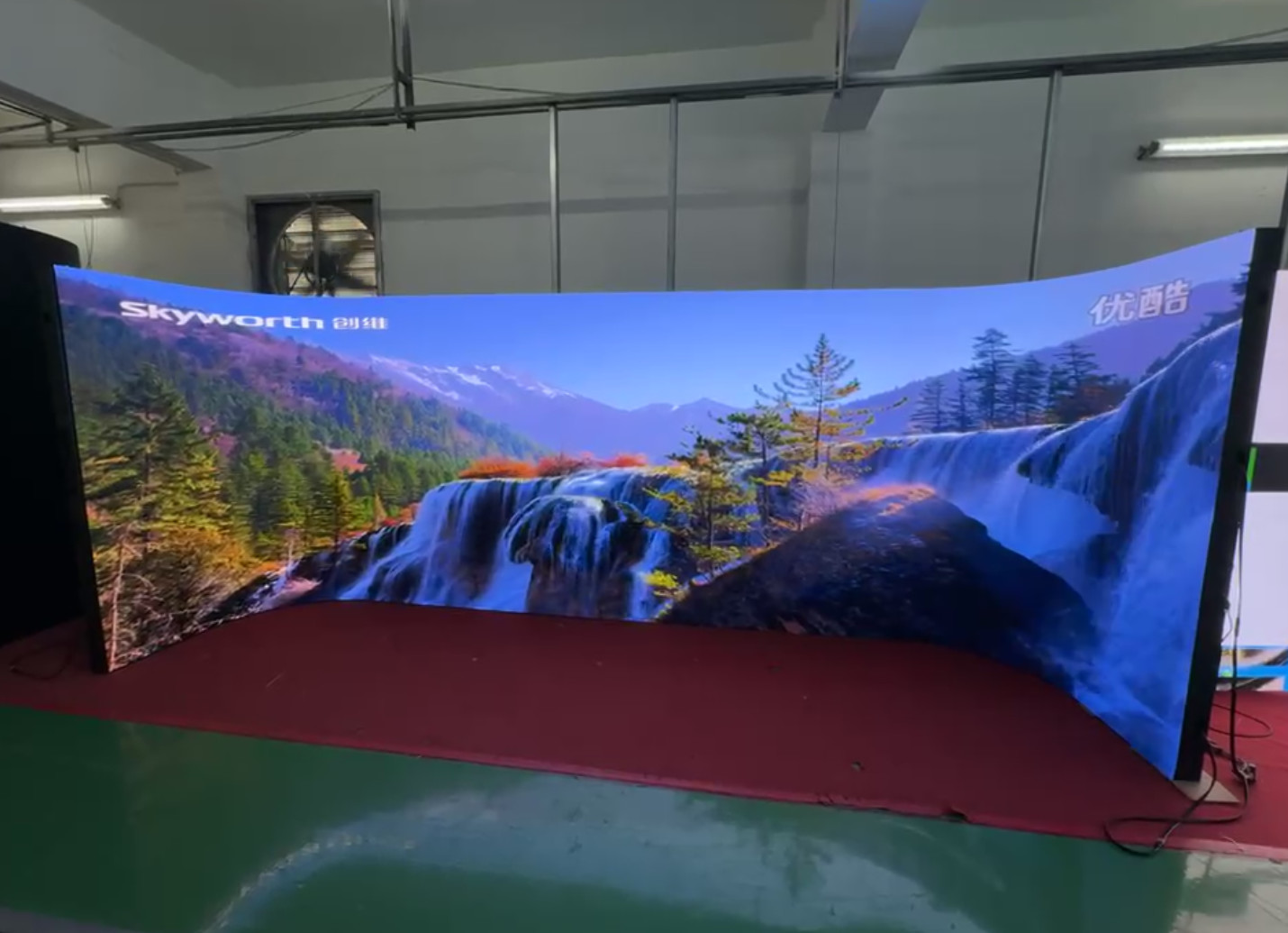 IP67/IP55 Rated Curved LED Screen P10 P8 P6 P4 960mm*960mm Wireless For Shooping Mall