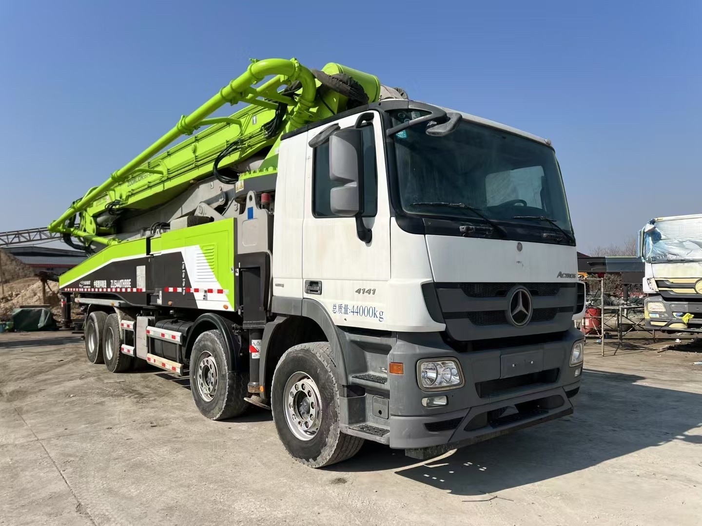 2019 Zoomlion 56m Boom Pump Truck Installed with Mercedes Chassis (Limited Stock)