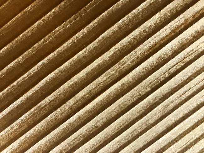 290GSM 93% Polyester Pleat Gold Velvet Upholstery Fabric For Lady'S Skirt Golden