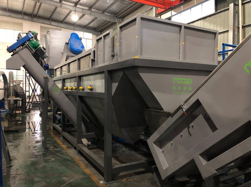 LDPE Pelletizing Plastic Bottle Crusher Machine , 300kg/H Centrifugal Dewatering Machine