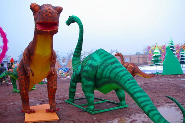 Electric Silk Fabric Chinese Lanterns Dinosaur Shaped For New Year Show